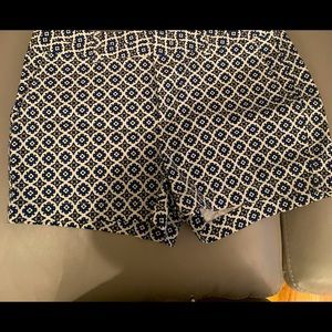 NWT Womens GAP 4 Inch Girlfriend Khaki Shorts In blue